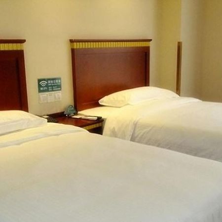 Greentree Inn Chongqing North Railway Station Express Hotel Dış mekan fotoğraf