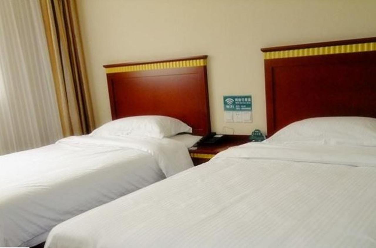 Greentree Inn Chongqing North Railway Station Express Hotel Dış mekan fotoğraf
